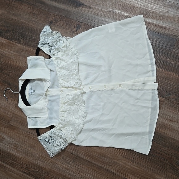 Love fire white blouse with lace and cold shoulder look with elastic junior lg - Picture 2 of 7
